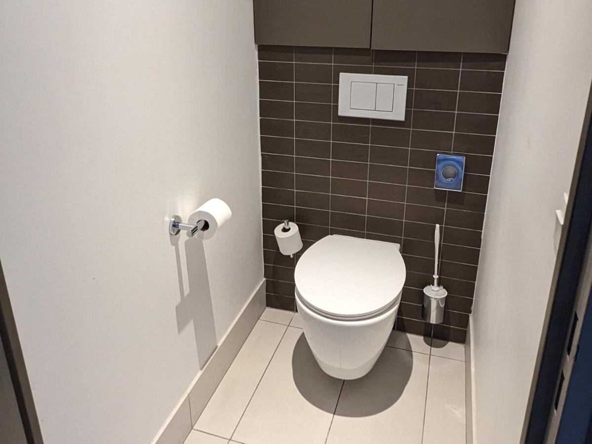 סאריס Disneyland Deluxe Flat, Outside Pool, Climatisation, 1 Min To Disney Parks מראה חיצוני תמונה
