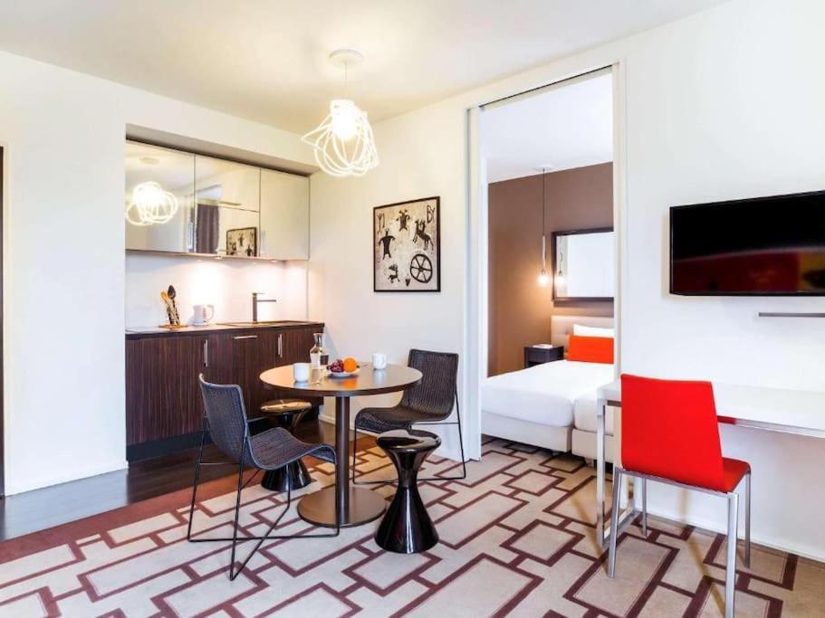 סאריס Disneyland Deluxe Flat, Outside Pool, Climatisation, 1 Min To Disney Parks מראה חיצוני תמונה