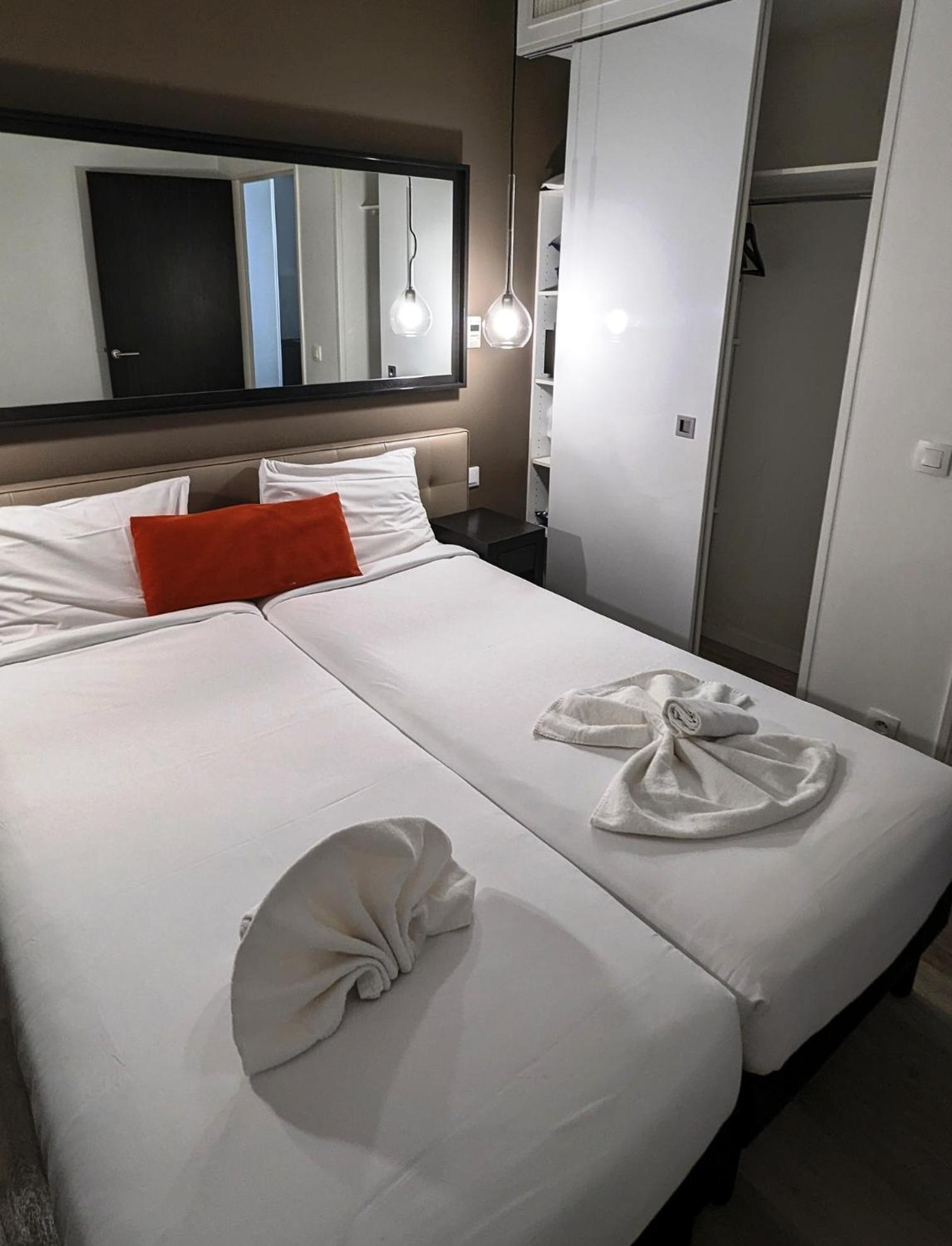 סאריס Disneyland Deluxe Flat, Outside Pool, Climatisation, 1 Min To Disney Parks מראה חיצוני תמונה