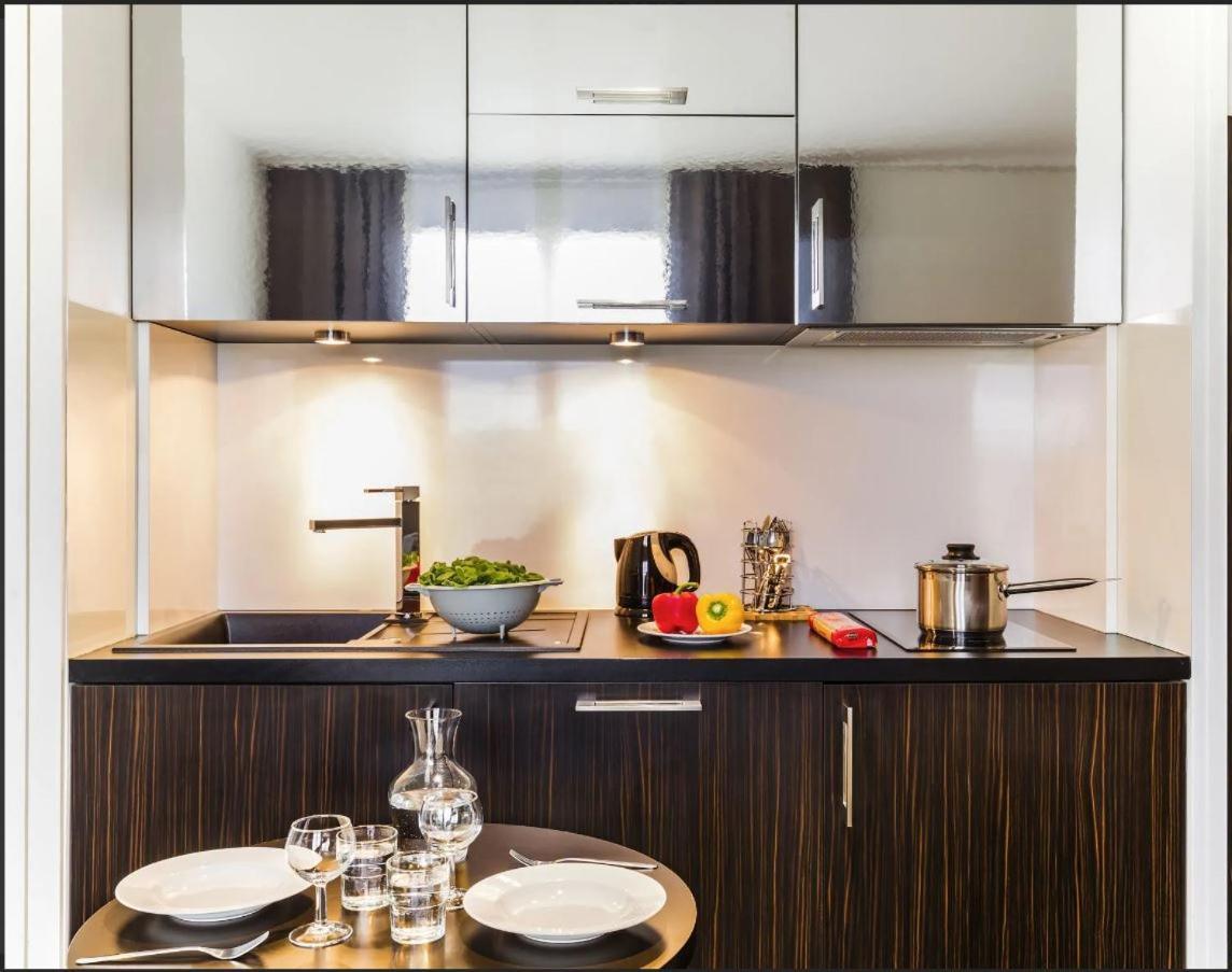 סאריס Disneyland Deluxe Flat, Outside Pool, Climatisation, 1 Min To Disney Parks מראה חיצוני תמונה